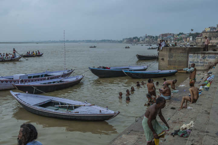 11 - India - Varanasi - rio Ganges